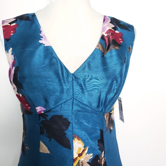 Dress Barn fit and flare dress size 4 - Picture 3 of 13